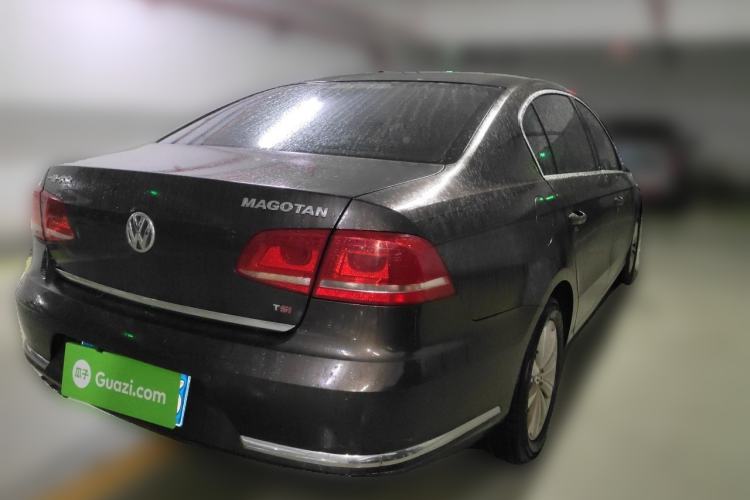 Used Volkswagen Magotan 2015 1.8TSI Advanced Model Rear Right 45 Deg