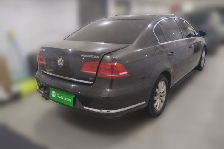 Used Volkswagen Magotan 2015 Revised Version 2.0 TSI Luxury Edition Rear Right 45 Deg