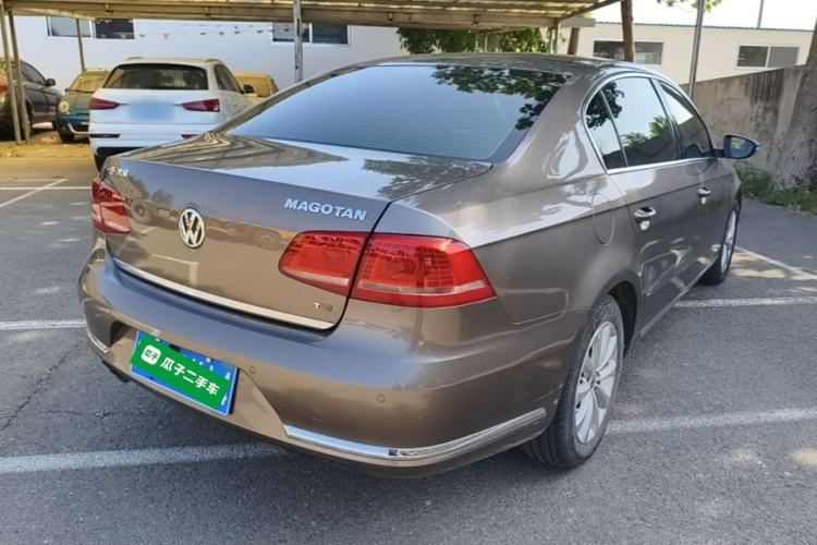 Used Volkswagen Magotan 2015 1.8TSI Luxury Model Rear Right 45 Deg