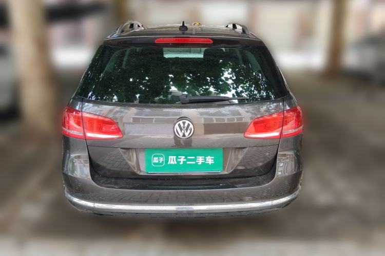 Used Volkswagen Magotan 2015 Travel Edition 2.0 TSI Comfort Version Rear