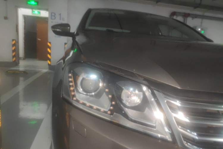 Used Volkswagen Magotan 2015 1.8TSI Prestige Model Right Front Headlight