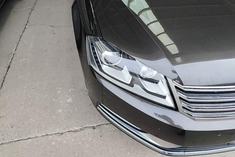 Used Volkswagen Magotan 2015 Facelift 1.8TSI Luxury Model Right Front Headlight