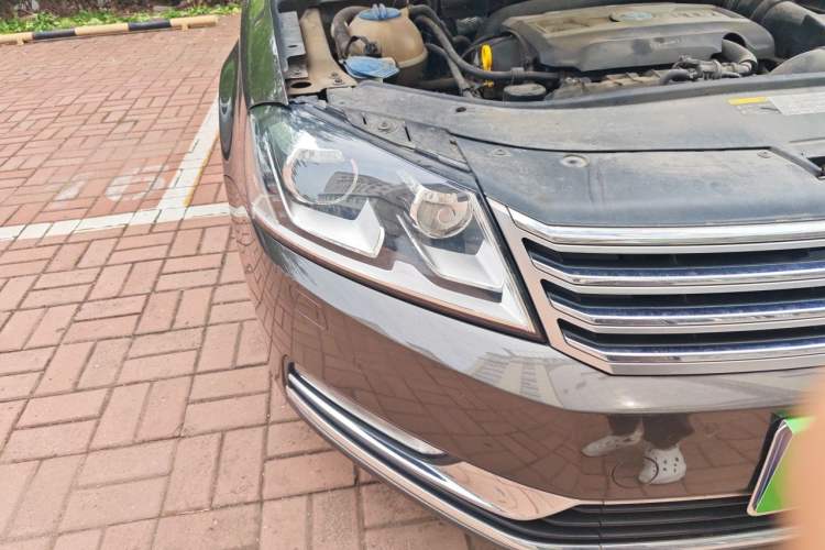 Used Volkswagen Magotan 2015 Facelift 1.8TSI Luxury Model Right Front Headlight