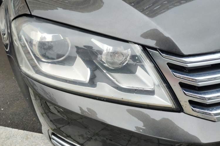 Used Volkswagen Magotan 2015 Revised Version 2.0 TSI Luxury Edition Right Front Headlight