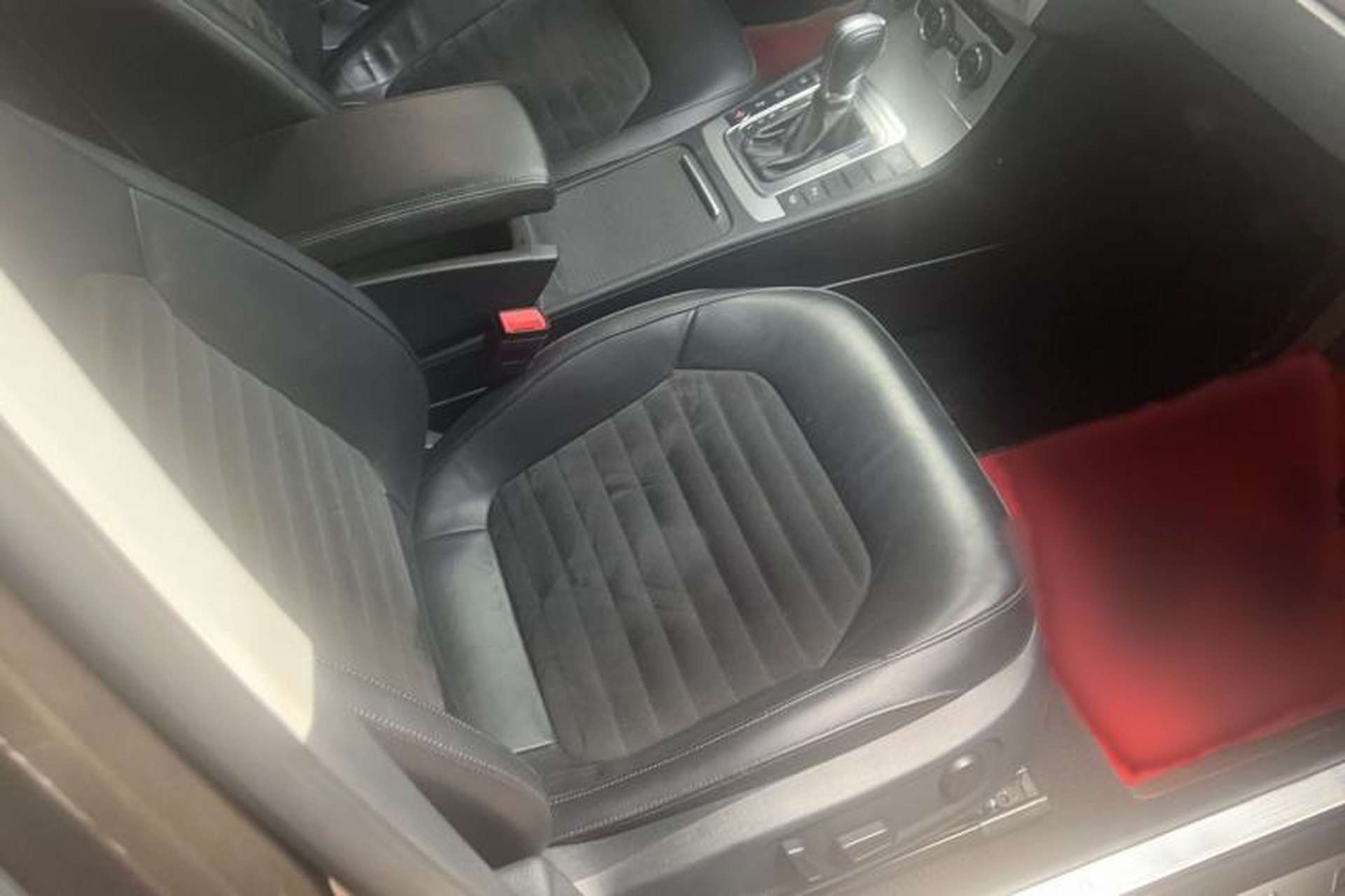 Used Volkswagen Magotan 2015 Revised 1.8TSI Prestige Version Right Front Seat