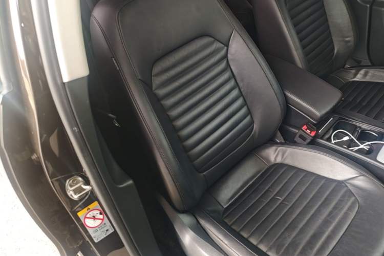 Used Volkswagen Magotan 2015 1.8TSI Advanced Model Right Front Seat
