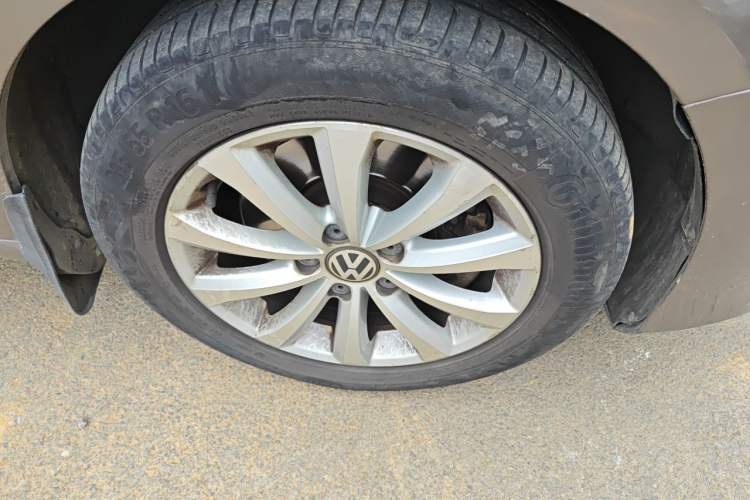 Used Volkswagen Magotan 2015 1.8TSI Advanced Model Right Front Wheel Hub