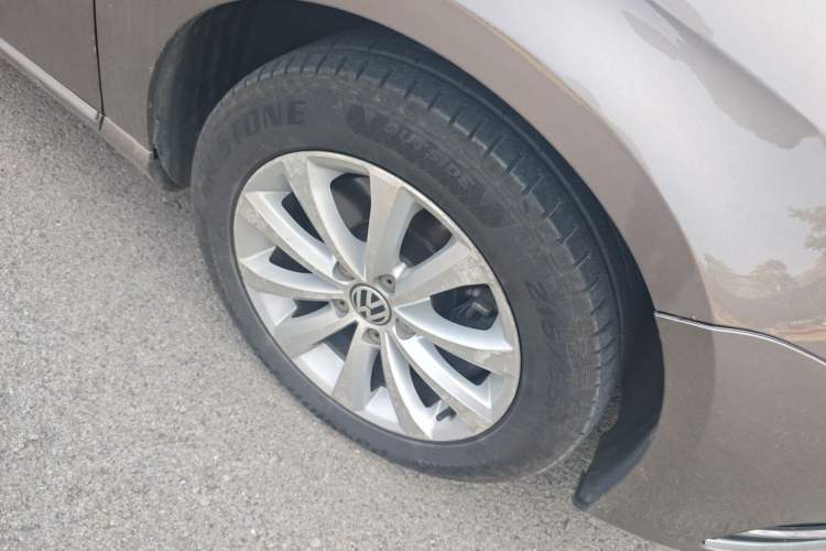 Used Volkswagen Magotan 2015 1.8TSI Luxury Model Right Front Wheel Hub