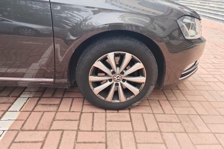Used Volkswagen Magotan 2015 Facelift 1.8TSI Luxury Model Right Front Wheel Hub
