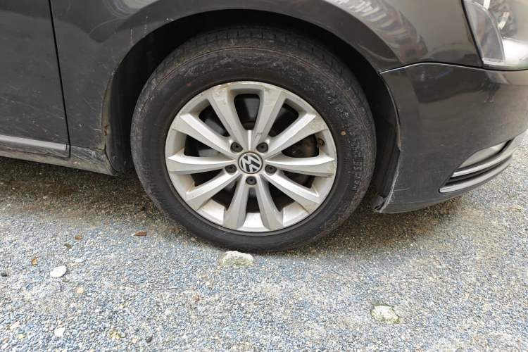 Used Volkswagen Magotan 2015 1.8TSI Advanced Model Right Front Wheel Hub