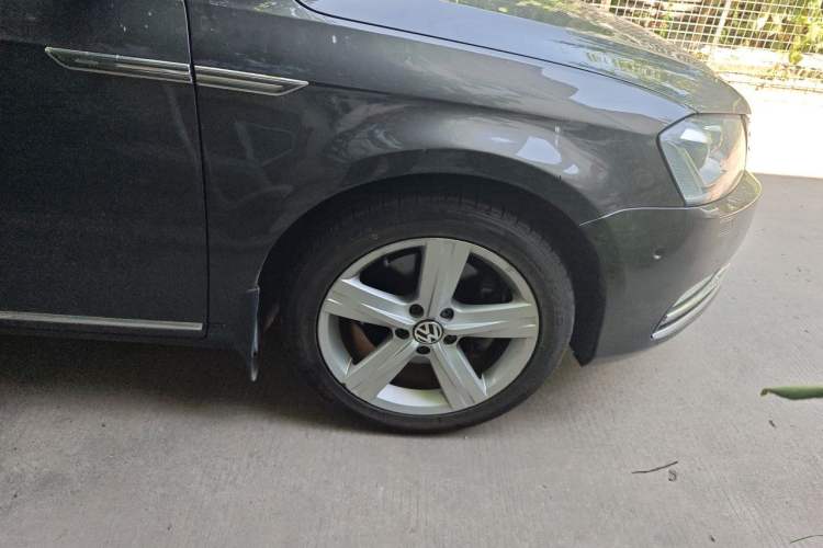Used Volkswagen Magotan 2015 Revised 1.8TSI Prestige Version Right Front Wheel Hub