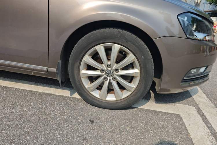 Used Volkswagen Magotan 2015 1.8TSI Advanced Model Right Front Wheel Hub