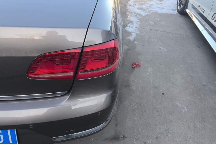 Used Volkswagen Magotan 2015 1.8TSI Luxury Model Right Rear Taillight