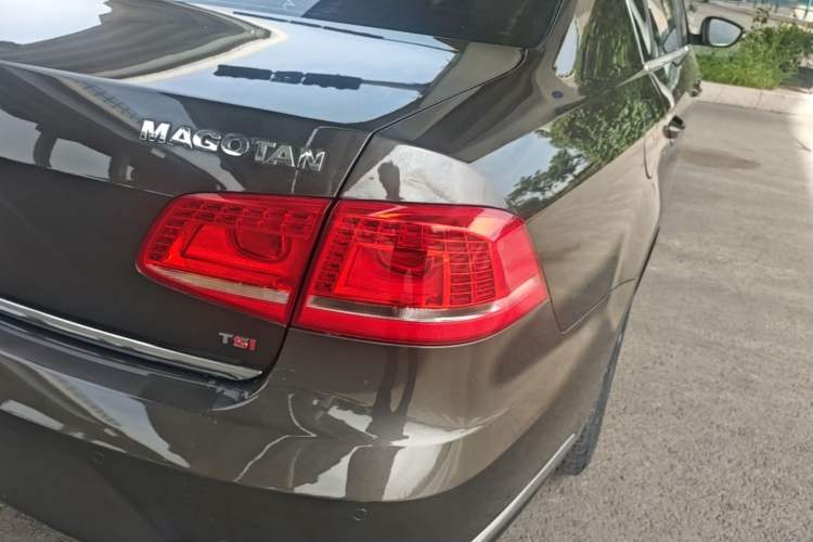 Used Volkswagen Magotan 2015 1.8TSI Advanced Model Right Rear Taillight
