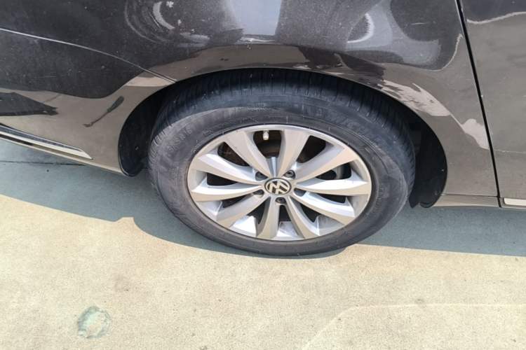 Used Volkswagen Magotan 2015 1.8TSI Advanced Model Right Rear Wheel Hub