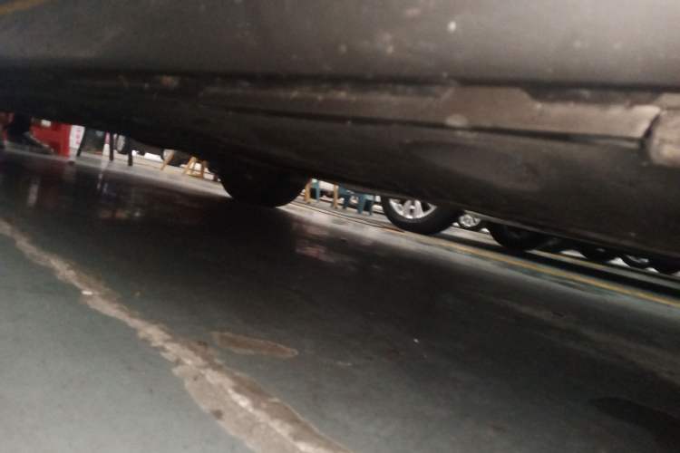 Used Volkswagen Magotan 2015 1.8TSI Luxury Model Right Side Sill