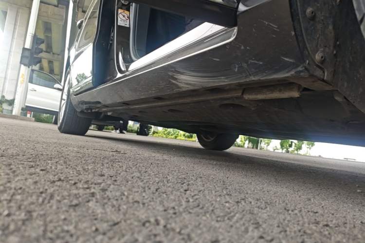 Used Volkswagen Magotan 2015 1.8TSI Advanced Model Right Side Sill