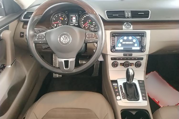 Used Volkswagen Magotan 2015 2.0 TSI Prestige Model Steering Wheel