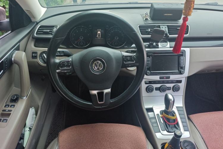 Used Volkswagen Magotan 2015 1.8TSI Luxury Model Steering Wheel
