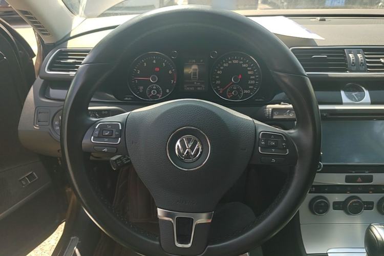 Used Volkswagen Magotan 2015 Facelift 1.8TSI Luxury Model Steering Wheel