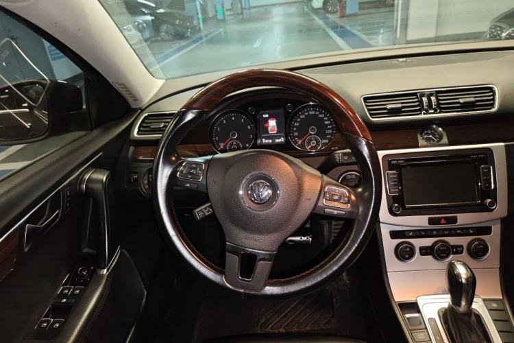 Used Volkswagen Magotan 2015 1.8TSI Prestige Model Steering Wheel