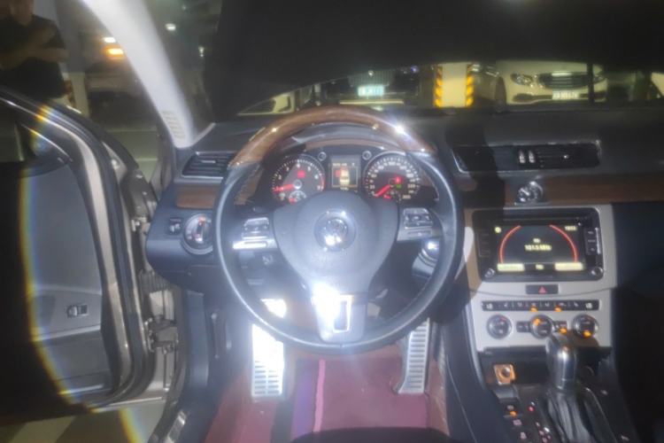 Used Volkswagen Magotan 2015 1.8TSI Prestige Model Steering Wheel