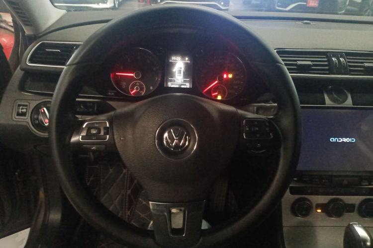 Used Volkswagen Magotan 2015 1.8TSI Luxury Model Steering Wheel
