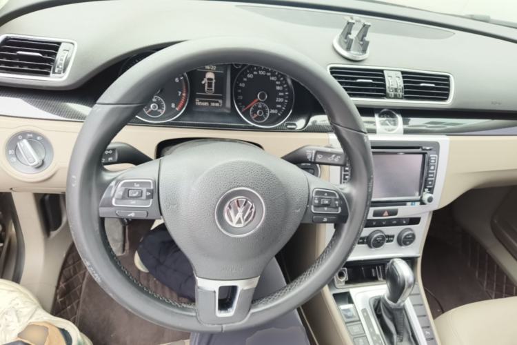 Used Volkswagen Magotan 2015 Facelift 1.8TSI Luxury Model Steering Wheel