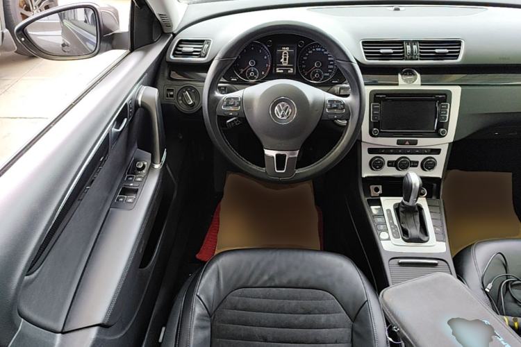 Used Volkswagen Magotan 2015 Facelift 1.8TSI Luxury Model Steering Wheel