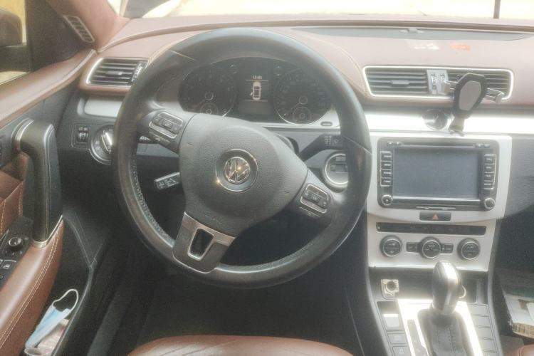 Used Volkswagen Magotan 2015 1.8TSI Advanced Model Steering Wheel