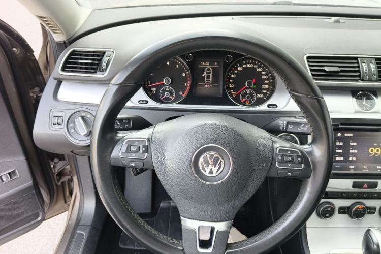 Used Volkswagen Magotan 2015 1.8TSI Advanced Model Steering Wheel