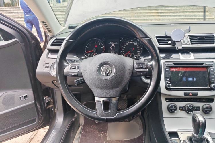 Used Volkswagen Magotan 2015 Facelift 1.8TSI Luxury Model Steering Wheel