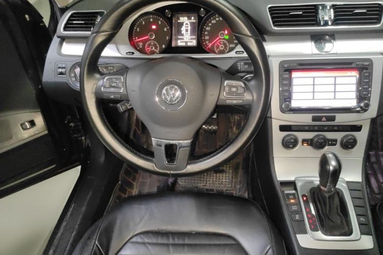 Used Volkswagen Magotan 2015 1.8TSI Advanced Model Steering Wheel