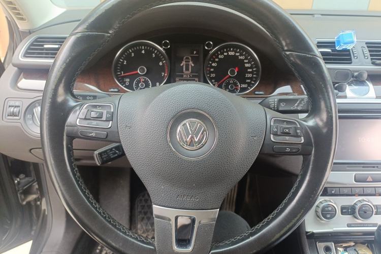 Used Volkswagen Magotan 2015 Travel Edition 2.0 TSI Comfort Version Steering Wheel