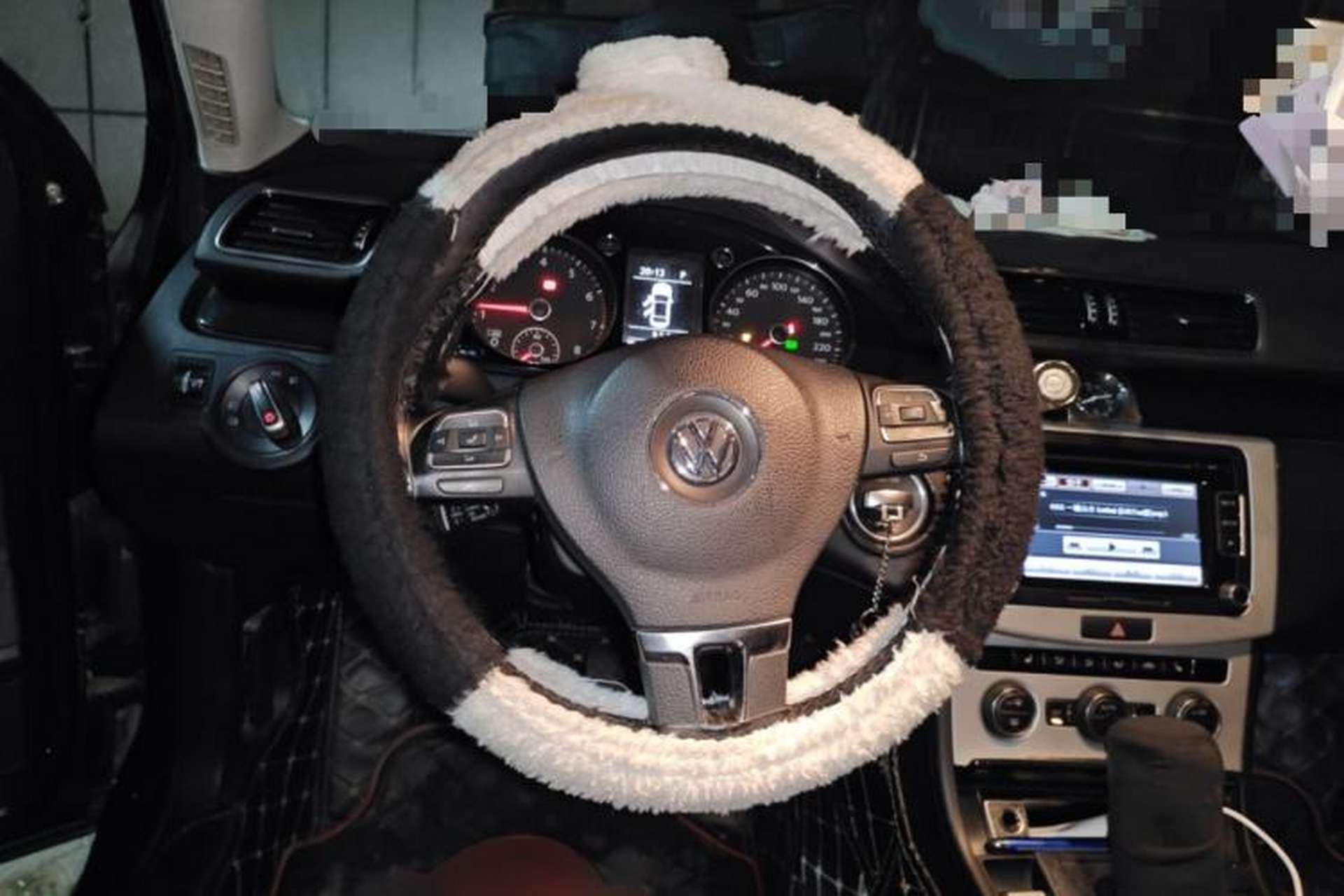 Used Volkswagen Magotan 2015 2.0 TSI Luxury Model Steering Wheel