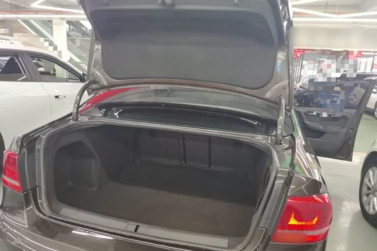 Used Volkswagen Magotan 2015 Facelift 1.8TSI Luxury Model Trunk