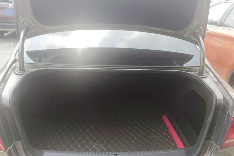 Used Volkswagen Magotan 2015 Facelift 1.8TSI Luxury Model Trunk