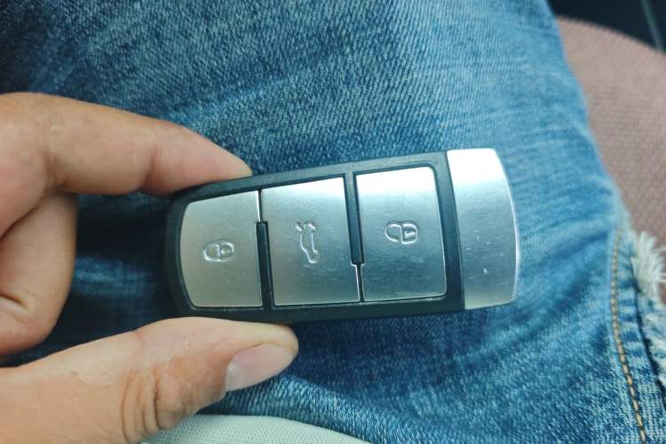 Used Volkswagen Magotan 2015 1.8TSI Luxury Model Vehicle Key