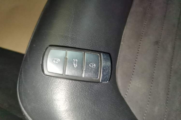 Used Volkswagen Magotan 2015 Facelift 1.8TSI Luxury Model Vehicle Key