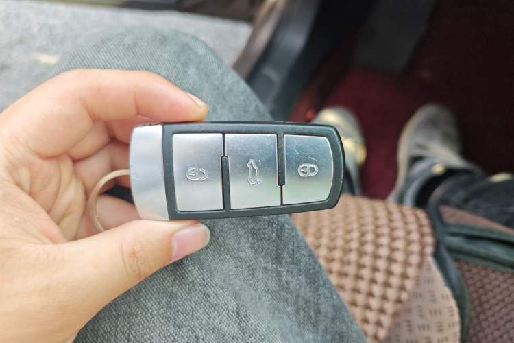 Used Volkswagen Magotan 2015 1.8TSI Advanced Model Vehicle Key