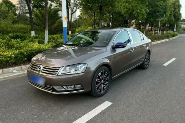 Ojetý Volkswagen Magotan 2015 Facelift 1.8TSI Luxury Model