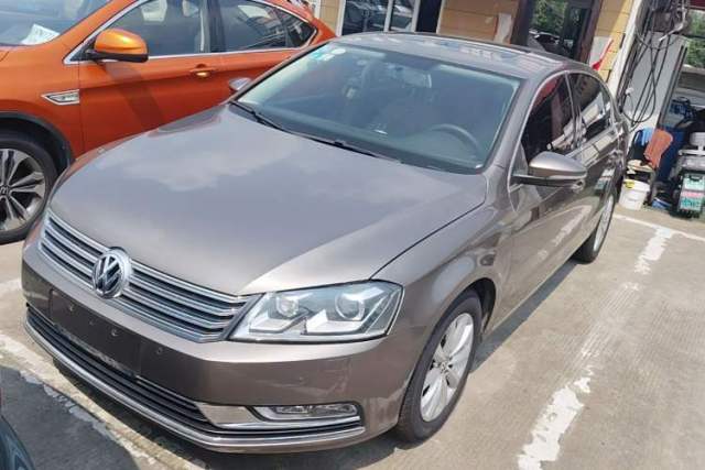 Volkswagen Magotan 2015 Facelift 1.8TSI Luxury Model مستعملة