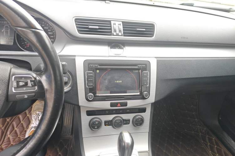 Used Volkswagen Magotan 2015 1.8TSI Advanced Model Audio And AC Panel