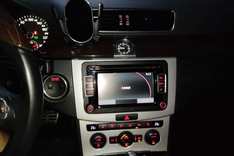 Used Volkswagen Magotan 2015 2.0 TSI Prestige Model Audio And AC Panel