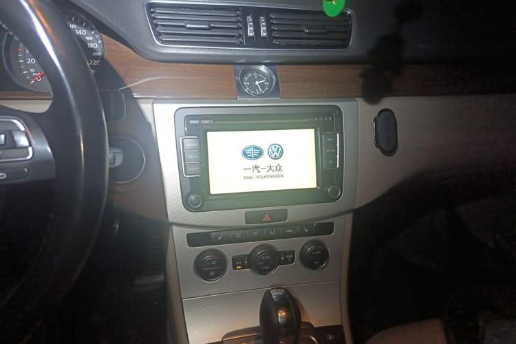 Used Volkswagen Magotan 2015 1.8TSI Prestige Model Audio And AC Panel