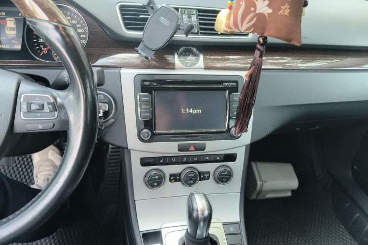 Used Volkswagen Magotan 2015 Revised 1.8TSI Prestige Version Audio And AC Panel