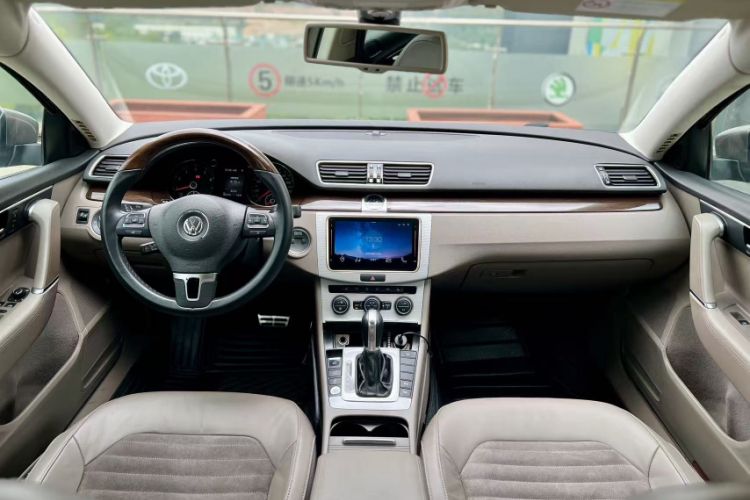 Used Volkswagen Magotan 2015 2.0 TSI Prestige Model Audio And AC Panel