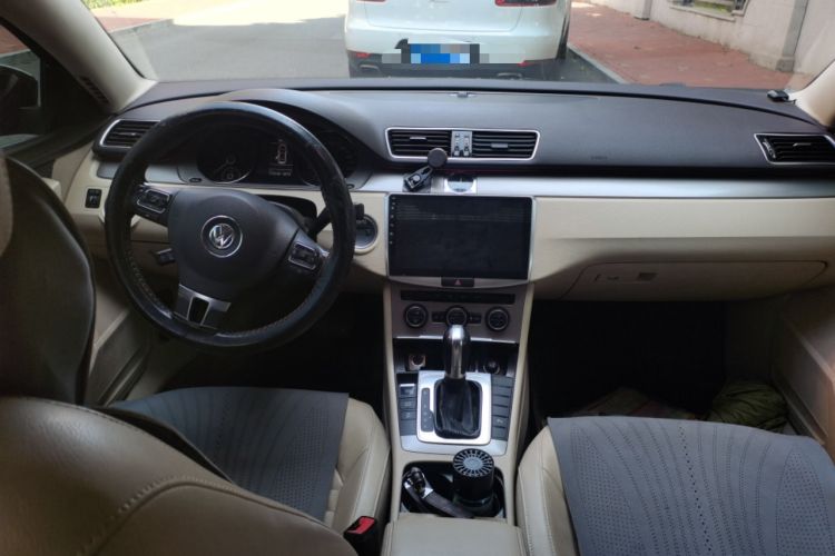 Used Volkswagen Magotan 2015 1.8TSI Advanced Model Center Console