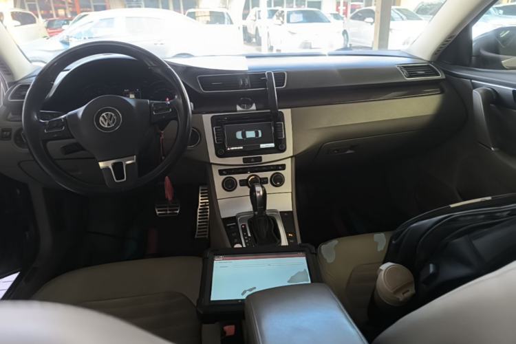 Used Volkswagen Magotan 2015 1.8TSI Prestige Model Center Console