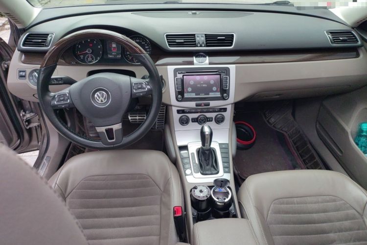 Used Volkswagen Magotan 2015 1.8TSI Prestige Model Center Console
